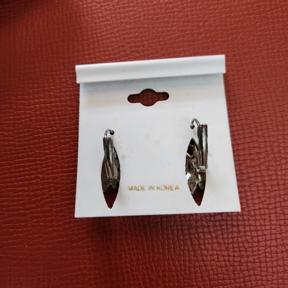 Butterfly Earrings Silver Tone Non-Magnetic Metal Pink & Orange Wings - Picture 6 of 6